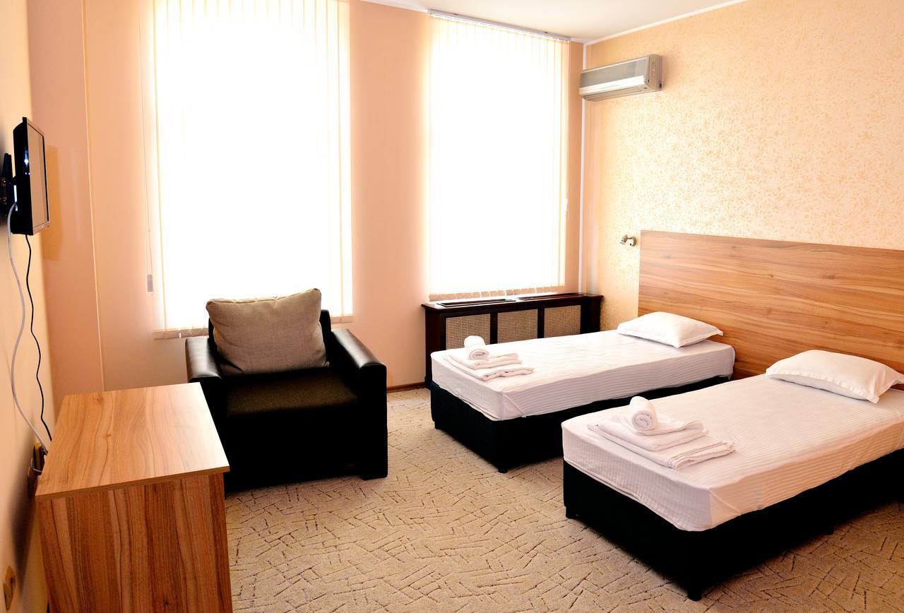 Hotel Cascade Плевна Экстерьер фото